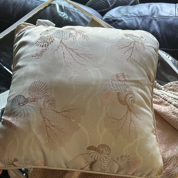 South Shore Isle King Coral 7 Piece Comforter Set - Picture 7 of 8